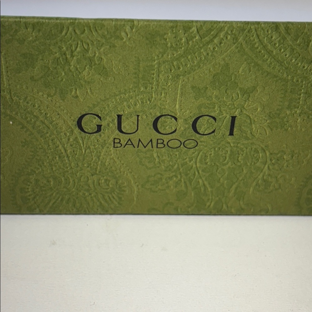 Gucci Beauty Wishes Box in Olive - Picture 6 of 7